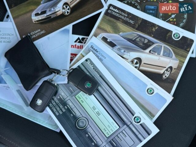 Серый Шкода Октавия, объемом двигателя 1.6 л и пробегом 199 тыс. км за 6799 $, фото 138 на Automoto.ua