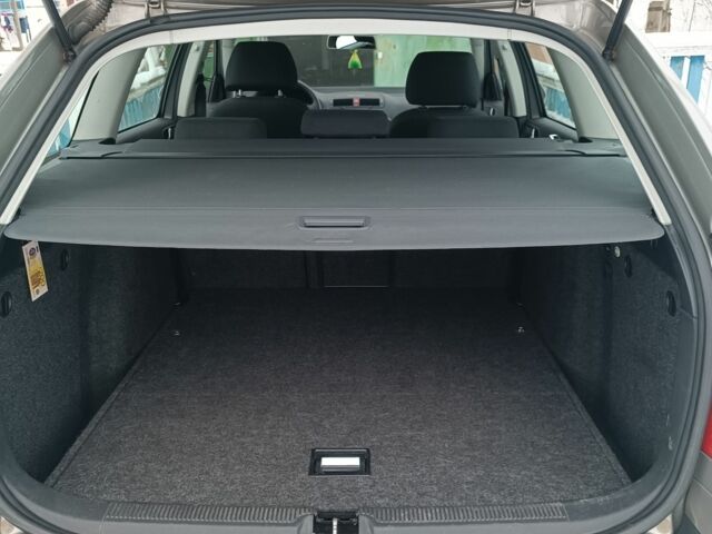 Серый Шкода Октавия, объемом двигателя 0 л и пробегом 236 тыс. км за 7050 $, фото 4 на Automoto.ua