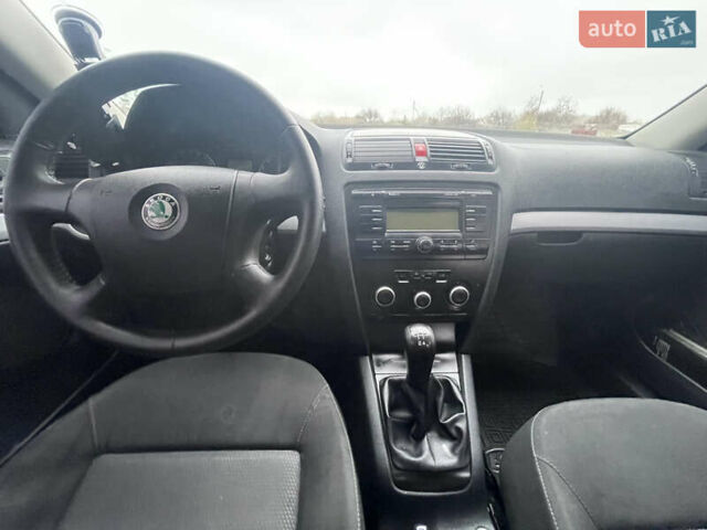 Серый Шкода Октавия, объемом двигателя 1.6 л и пробегом 305 тыс. км за 5200 $, фото 12 на Automoto.ua