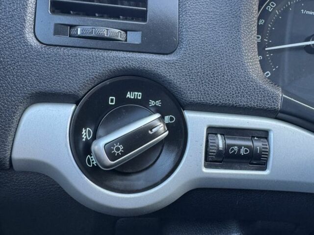 Серый Шкода Октавия, объемом двигателя 1.6 л и пробегом 251 тыс. км за 6350 $, фото 15 на Automoto.ua