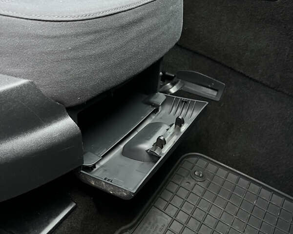 Серый Шкода Октавия, объемом двигателя 1.6 л и пробегом 217 тыс. км за 5700 $, фото 57 на Automoto.ua