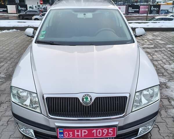 Серый Шкода Октавия, объемом двигателя 1.6 л и пробегом 196 тыс. км за 5950 $, фото 1 на Automoto.ua