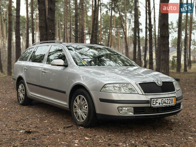 Серый Шкода Октавия, объемом двигателя 1.6 л и пробегом 249 тыс. км за 5950 $, фото 1 на Automoto.ua