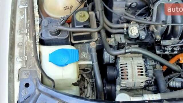 Серый Шкода Октавия, объемом двигателя 1.6 л и пробегом 212 тыс. км за 5700 $, фото 14 на Automoto.ua