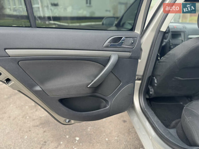 Сірий Шкода Октавія, об'ємом двигуна 2 л та пробігом 208 тис. км за 5600 $, фото 18 на Automoto.ua