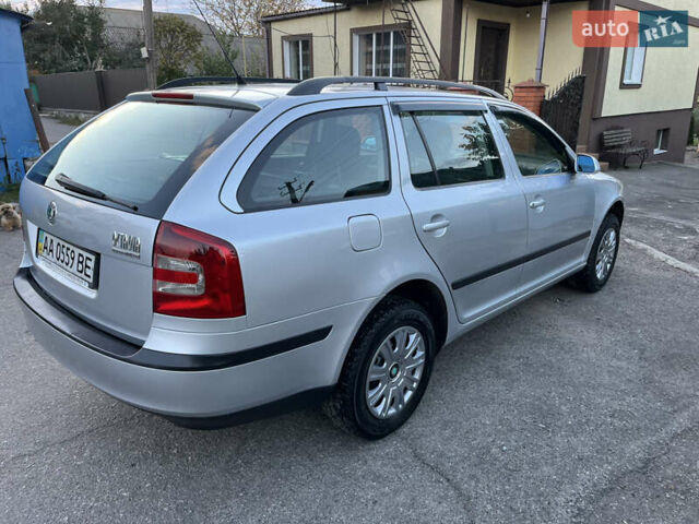 Сірий Шкода Октавія, об'ємом двигуна 0 л та пробігом 250 тис. км за 4999 $, фото 2 на Automoto.ua