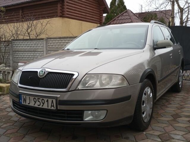 Серый Шкода Октавия, объемом двигателя 0 л и пробегом 499 тыс. км за 2749 $, фото 1 на Automoto.ua