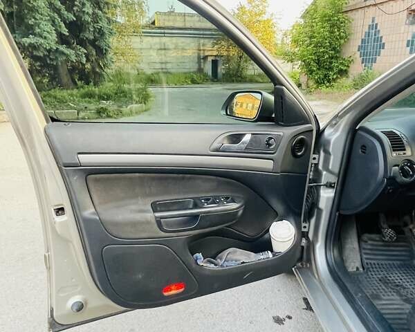 Сірий Шкода Октавія, об'ємом двигуна 1.6 л та пробігом 325 тис. км за 4950 $, фото 15 на Automoto.ua