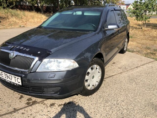 Серый Шкода Октавия, объемом двигателя 1.6 л и пробегом 230 тыс. км за 5400 $, фото 1 на Automoto.ua