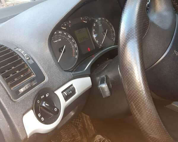 Серый Шкода Октавия, объемом двигателя 1.6 л и пробегом 219 тыс. км за 6000 $, фото 6 на Automoto.ua