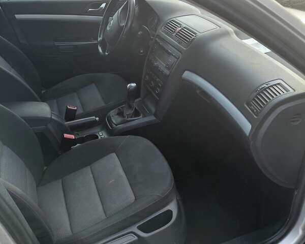 Сірий Шкода Октавія, об'ємом двигуна 1.9 л та пробігом 330 тис. км за 6500 $, фото 12 на Automoto.ua