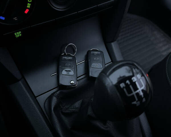 Серый Шкода Октавия, объемом двигателя 1.6 л и пробегом 270 тыс. км за 5750 $, фото 27 на Automoto.ua