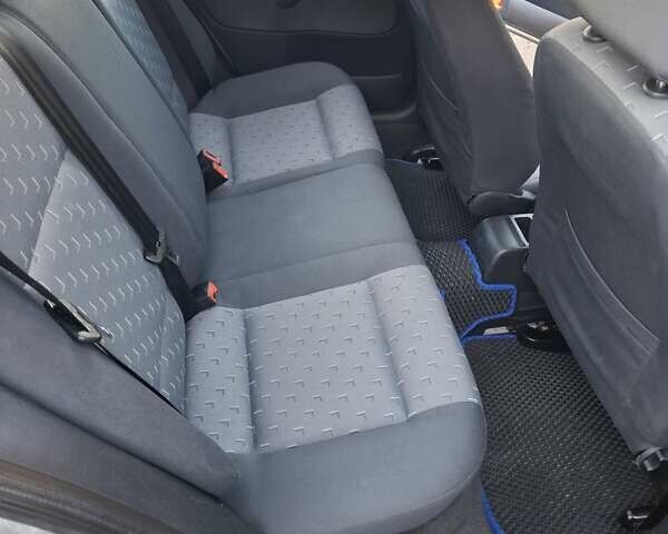 Серый Шкода Октавия, объемом двигателя 1.6 л и пробегом 208 тыс. км за 5200 $, фото 10 на Automoto.ua