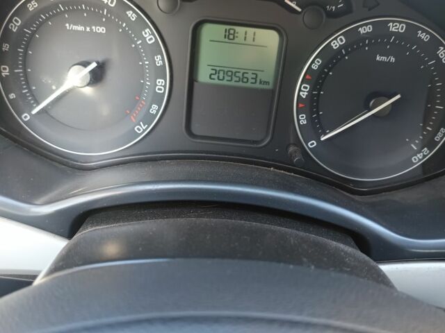 Серый Шкода Октавия, объемом двигателя 0 л и пробегом 209 тыс. км за 5100 $, фото 7 на Automoto.ua