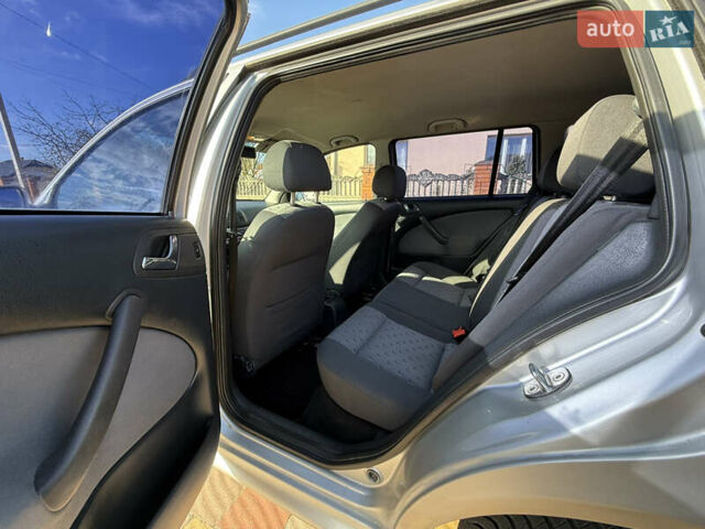 Серый Шкода Октавия, объемом двигателя 1.6 л и пробегом 310 тыс. км за 4350 $, фото 6 на Automoto.ua