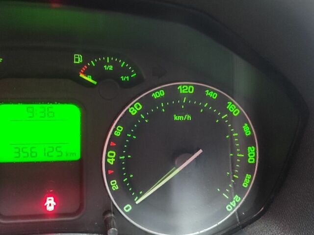 Серый Шкода Октавия, объемом двигателя 1.9 л и пробегом 356 тыс. км за 6200 $, фото 7 на Automoto.ua