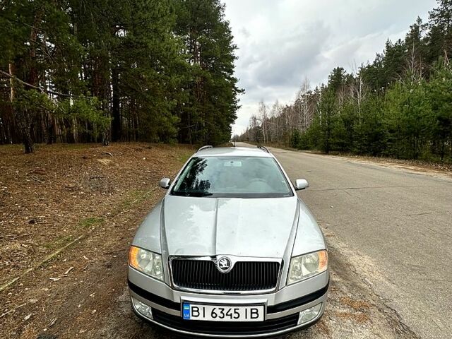 Серый Шкода Октавия, объемом двигателя 1.6 л и пробегом 245 тыс. км за 6000 $, фото 1 на Automoto.ua