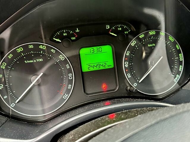 Серый Шкода Октавия, объемом двигателя 1.6 л и пробегом 245 тыс. км за 6000 $, фото 6 на Automoto.ua