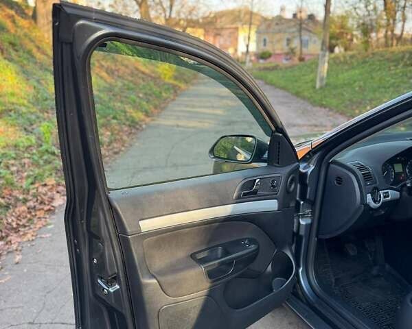 Серый Шкода Октавия, объемом двигателя 1.6 л и пробегом 227 тыс. км за 6000 $, фото 18 на Automoto.ua
