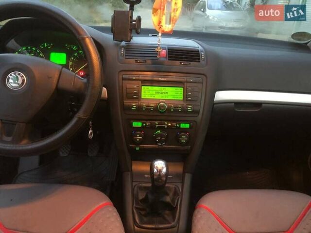 Сірий Шкода Октавія, об'ємом двигуна 1.8 л та пробігом 206 тис. км за 7100 $, фото 1 на Automoto.ua