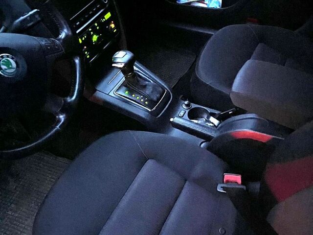 Серый Шкода Октавия, объемом двигателя 2 л и пробегом 275 тыс. км за 5500 $, фото 1 на Automoto.ua