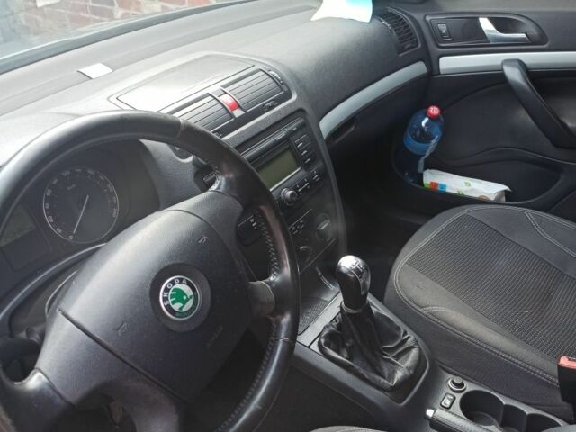 Серый Шкода Октавия, объемом двигателя 1.6 л и пробегом 260 тыс. км за 5600 $, фото 18 на Automoto.ua