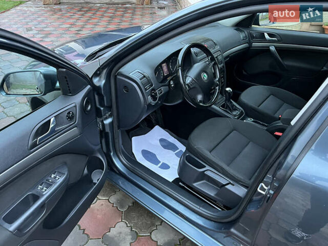 Сірий Шкода Октавія, об'ємом двигуна 1.6 л та пробігом 180 тис. км за 5999 $, фото 25 на Automoto.ua