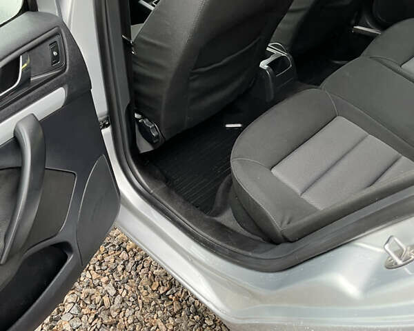 Сірий Шкода Октавія, об'ємом двигуна 0 л та пробігом 250 тис. км за 4999 $, фото 31 на Automoto.ua