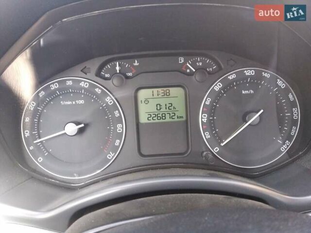 Сірий Шкода Октавія, об'ємом двигуна 1.6 л та пробігом 226 тис. км за 7300 $, фото 2 на Automoto.ua