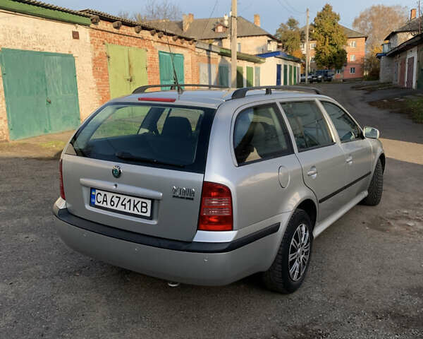 Серый Шкода Октавия, объемом двигателя 1.6 л и пробегом 375 тыс. км за 5500 $, фото 3 на Automoto.ua