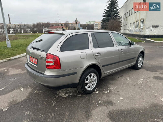 Сірий Шкода Октавія, об'ємом двигуна 2 л та пробігом 208 тис. км за 5600 $, фото 6 на Automoto.ua