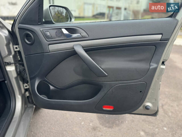 Сірий Шкода Октавія, об'ємом двигуна 2 л та пробігом 208 тис. км за 5600 $, фото 23 на Automoto.ua