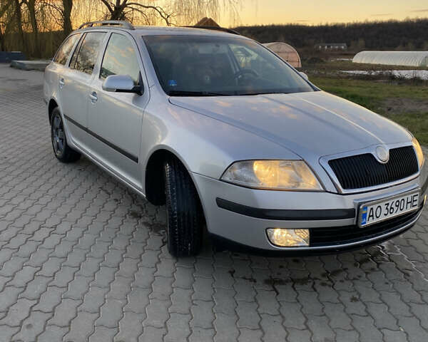 Серый Шкода Октавия, объемом двигателя 1.97 л и пробегом 260 тыс. км за 5600 $, фото 2 на Automoto.ua