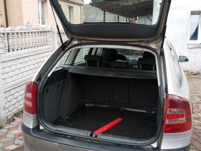 Серый Шкода Октавия, объемом двигателя 0 л и пробегом 499 тыс. км за 2749 $, фото 4 на Automoto.ua