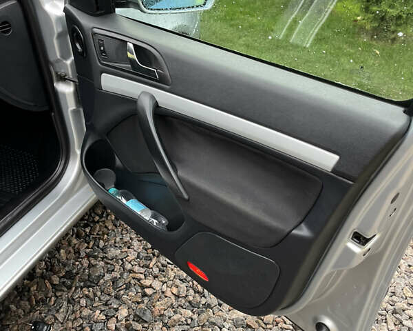 Сірий Шкода Октавія, об'ємом двигуна 0 л та пробігом 250 тис. км за 4999 $, фото 33 на Automoto.ua