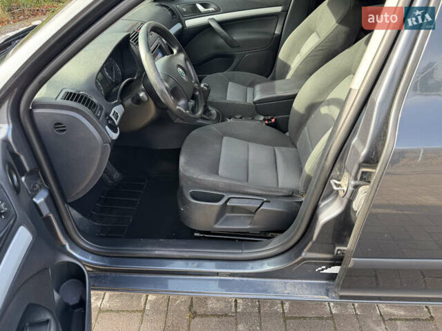 Сірий Шкода Октавія, об'ємом двигуна 1.6 л та пробігом 256 тис. км за 6200 $, фото 20 на Automoto.ua