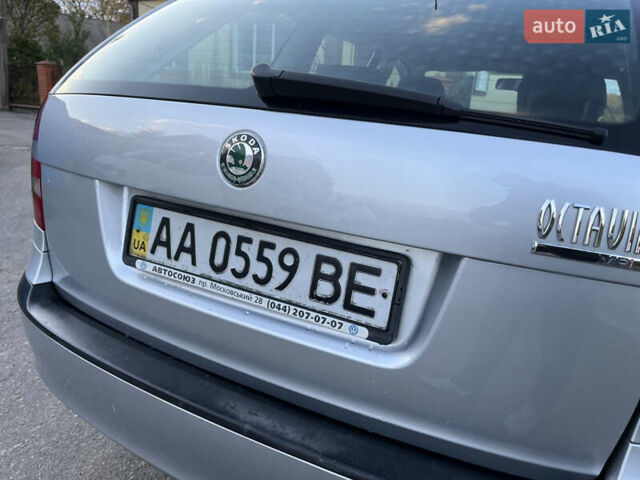 Сірий Шкода Октавія, об'ємом двигуна 0 л та пробігом 250 тис. км за 4999 $, фото 18 на Automoto.ua
