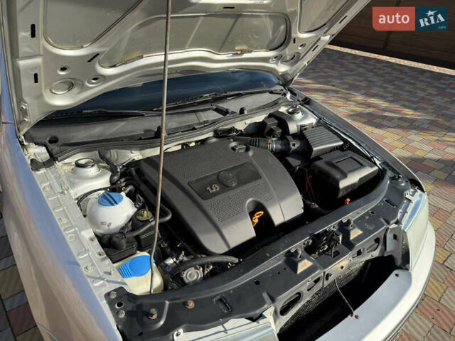 Серый Шкода Октавия, объемом двигателя 1.6 л и пробегом 310 тыс. км за 4350 $, фото 18 на Automoto.ua