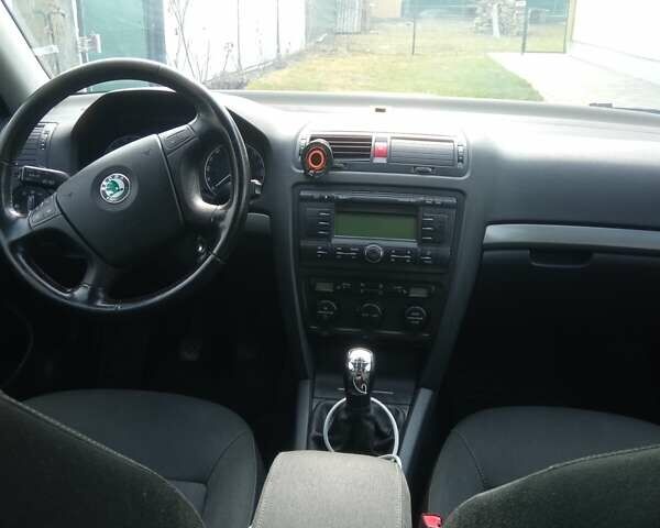 Серый Шкода Октавия, объемом двигателя 1.6 л и пробегом 212 тыс. км за 6000 $, фото 8 на Automoto.ua