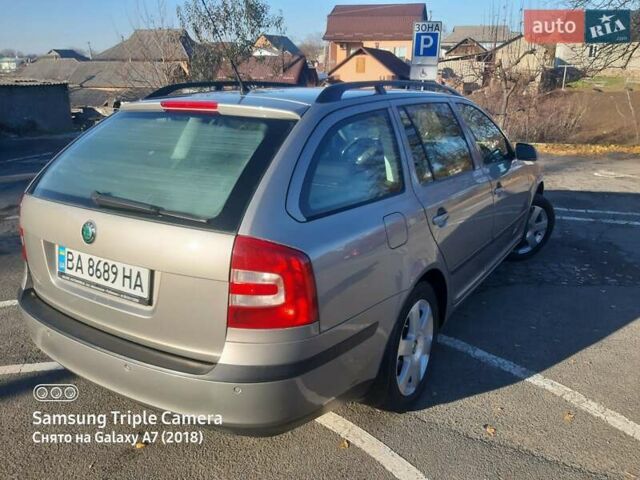 Сірий Шкода Октавія, об'ємом двигуна 2 л та пробігом 217 тис. км за 6800 $, фото 4 на Automoto.ua
