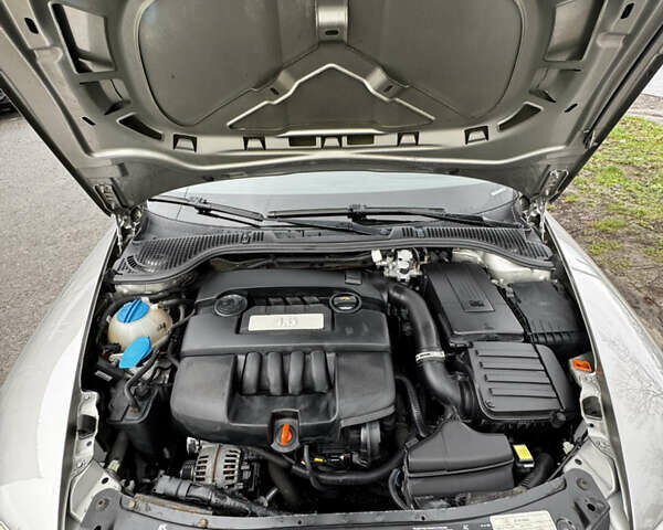 Серый Шкода Октавия, объемом двигателя 1.6 л и пробегом 230 тыс. км за 7500 $, фото 16 на Automoto.ua