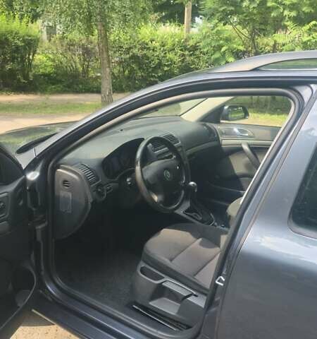 Серый Шкода Октавия, объемом двигателя 1.6 л и пробегом 217 тыс. км за 6650 $, фото 2 на Automoto.ua