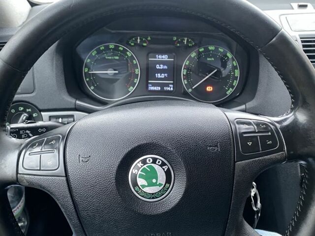 Сірий Шкода Октавія, об'ємом двигуна 2 л та пробігом 205 тис. км за 7200 $, фото 5 на Automoto.ua