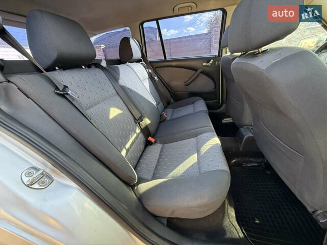 Серый Шкода Октавия, объемом двигателя 1.6 л и пробегом 310 тыс. км за 4350 $, фото 13 на Automoto.ua