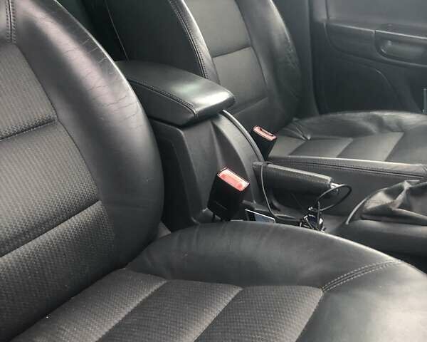 Серый Шкода Октавия, объемом двигателя 1.8 л и пробегом 213 тыс. км за 7600 $, фото 3 на Automoto.ua