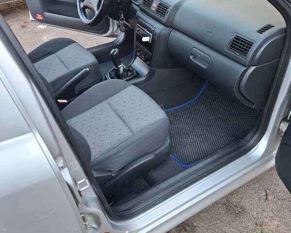 Серый Шкода Октавия, объемом двигателя 1.6 л и пробегом 208 тыс. км за 5200 $, фото 12 на Automoto.ua