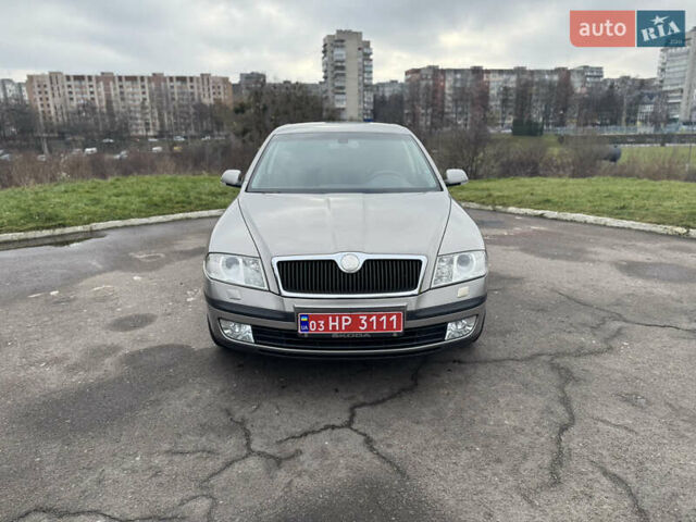 Сірий Шкода Октавія, об'ємом двигуна 2 л та пробігом 208 тис. км за 5600 $, фото 1 на Automoto.ua