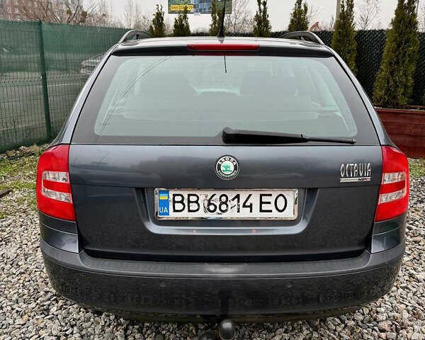 Серый Шкода Октавия, объемом двигателя 1.6 л и пробегом 185 тыс. км за 6750 $, фото 2 на Automoto.ua