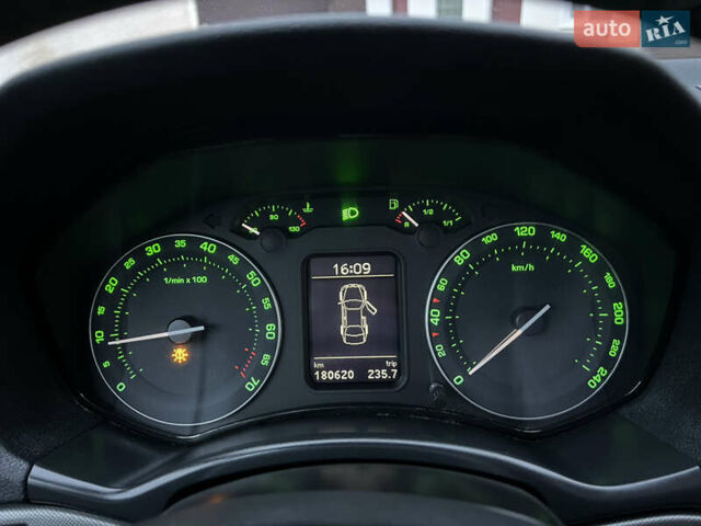 Сірий Шкода Октавія, об'ємом двигуна 1.6 л та пробігом 180 тис. км за 5999 $, фото 62 на Automoto.ua