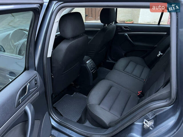 Сірий Шкода Октавія, об'ємом двигуна 1.6 л та пробігом 180 тис. км за 5999 $, фото 36 на Automoto.ua